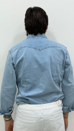 Camicia in jeans con bottoni
