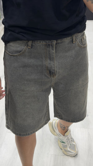 Bermuda sabbiato in jeans