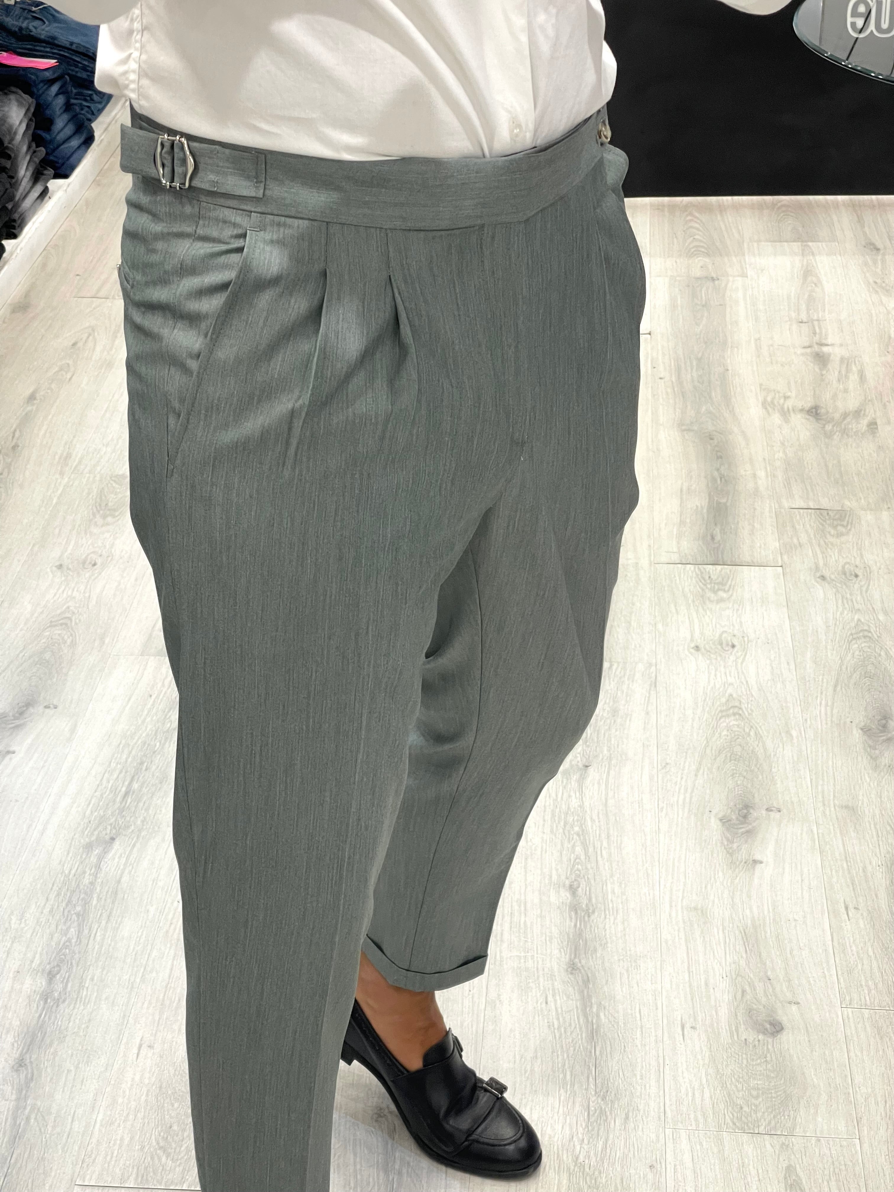 Pantalone SARTORIAL con doppia fibbia e doppio bottone - Verde chiaro