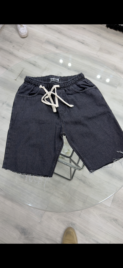Bermuda Pantalaccio in jeans taglio vivo