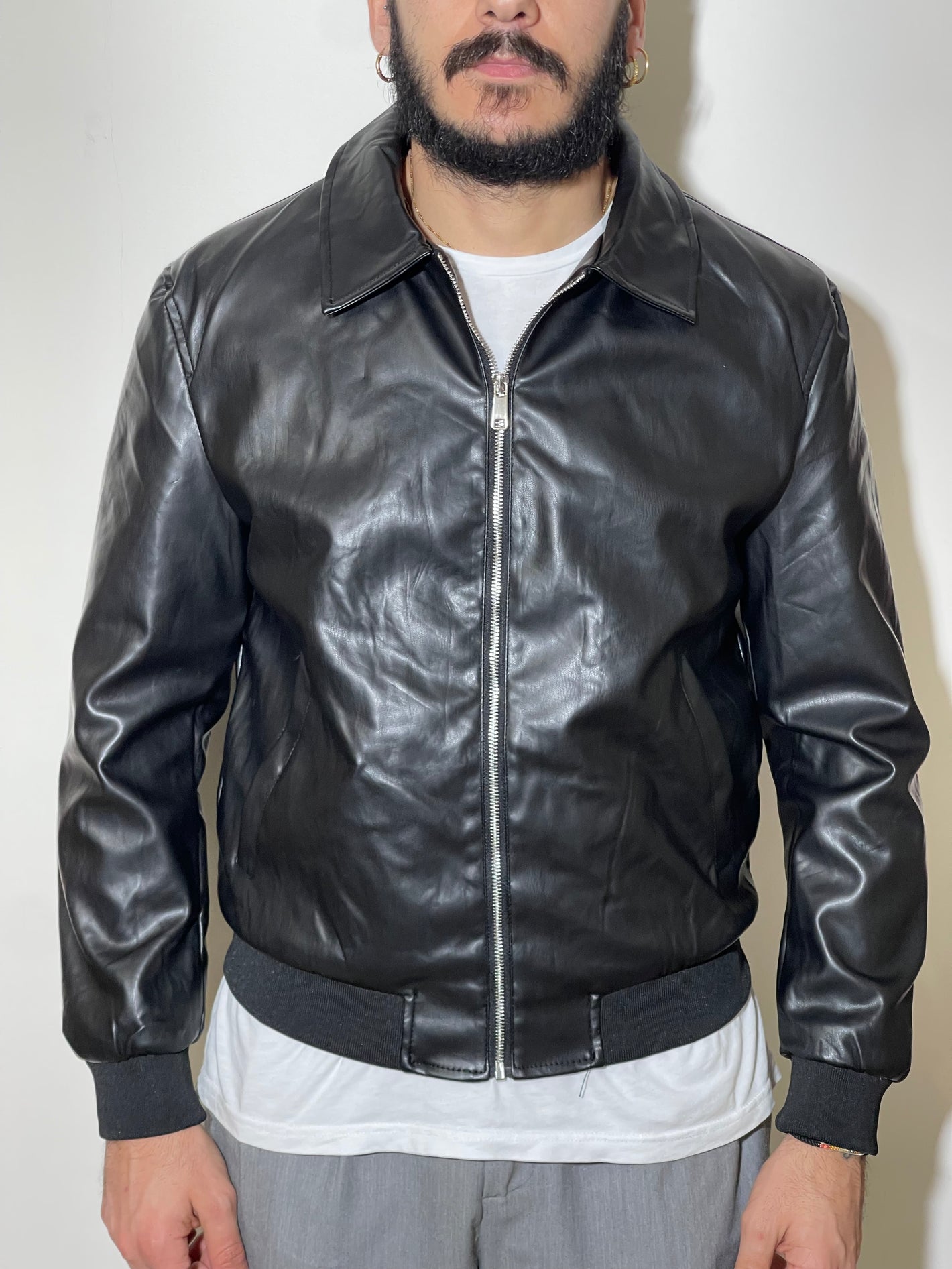 Jacket in ecopelle con collo e elastici
