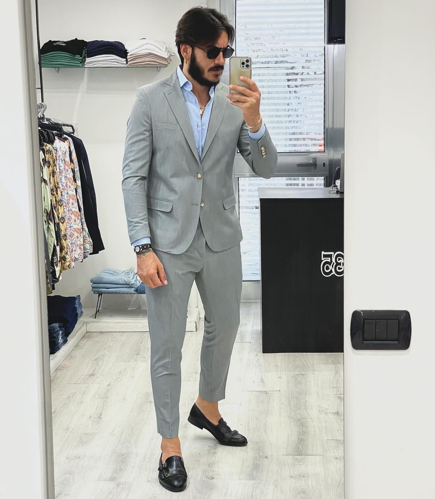 ABITO MONOPETTO SLIMFIT CON BOTTONI GIOIELLO - GRIGIO CHIARO